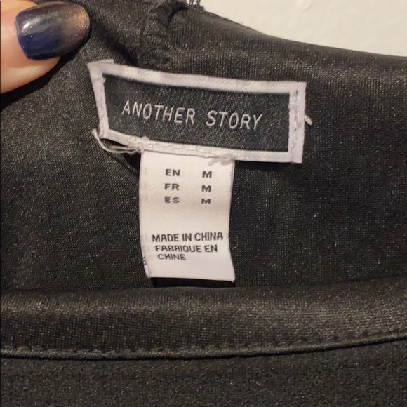 Formal off the shoulder dress - Picture 4 of 4